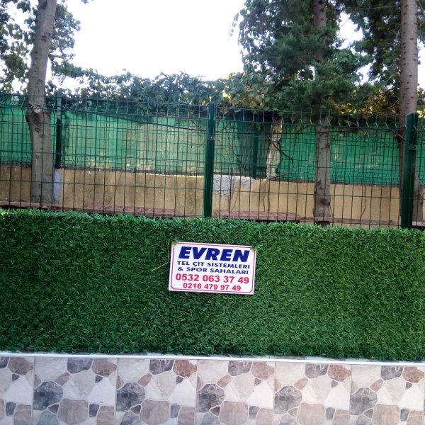 Çim Duvar Çiti